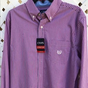 Brand New, NEVER BEEN WORN, Men’s long sleeve Chaps shirt. Pink/white color